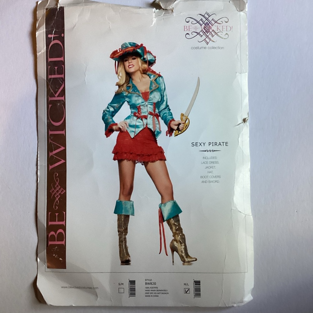 Sexy pirate 5 piece Costume Halloween BRAND NEW  Sz. M/L VERY HIGH QUALITY!